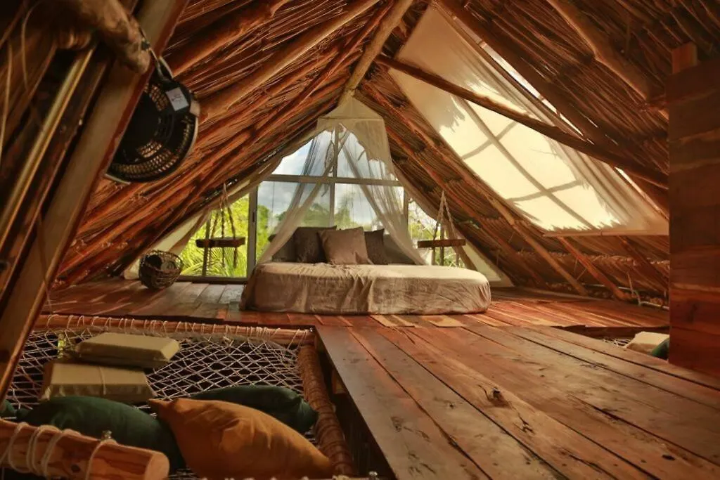 Hermosa Cabana Con Vista A La Laguna, En 5Ta Av. Bacalar